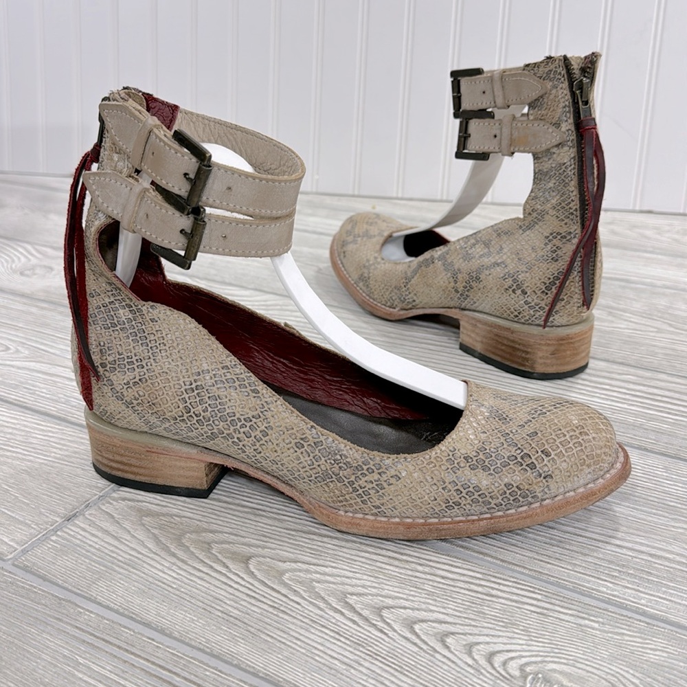 Freebird by Steven Maribel Ankle Strap heels Booties - sz 8